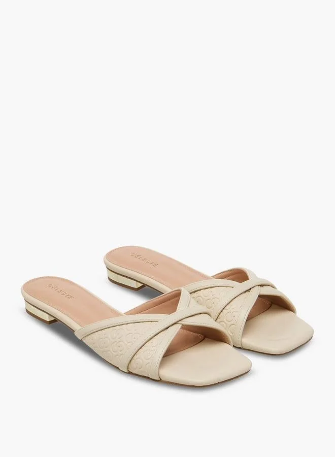 سيليست صنادل نسائية بنقش شعار